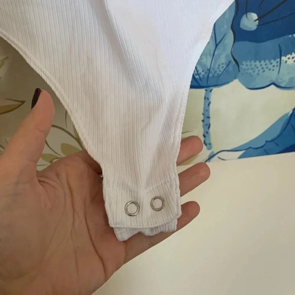 Banana Republic Factory 3/4 Sleeve Ribbed U-Neck White Bodysuit - NWT - Size L - Picture 2 of 7